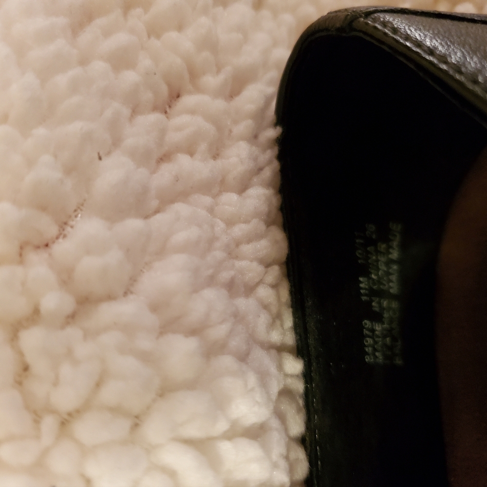 Clark's women's black pumps,  size 11M. - Picture 3 of 8